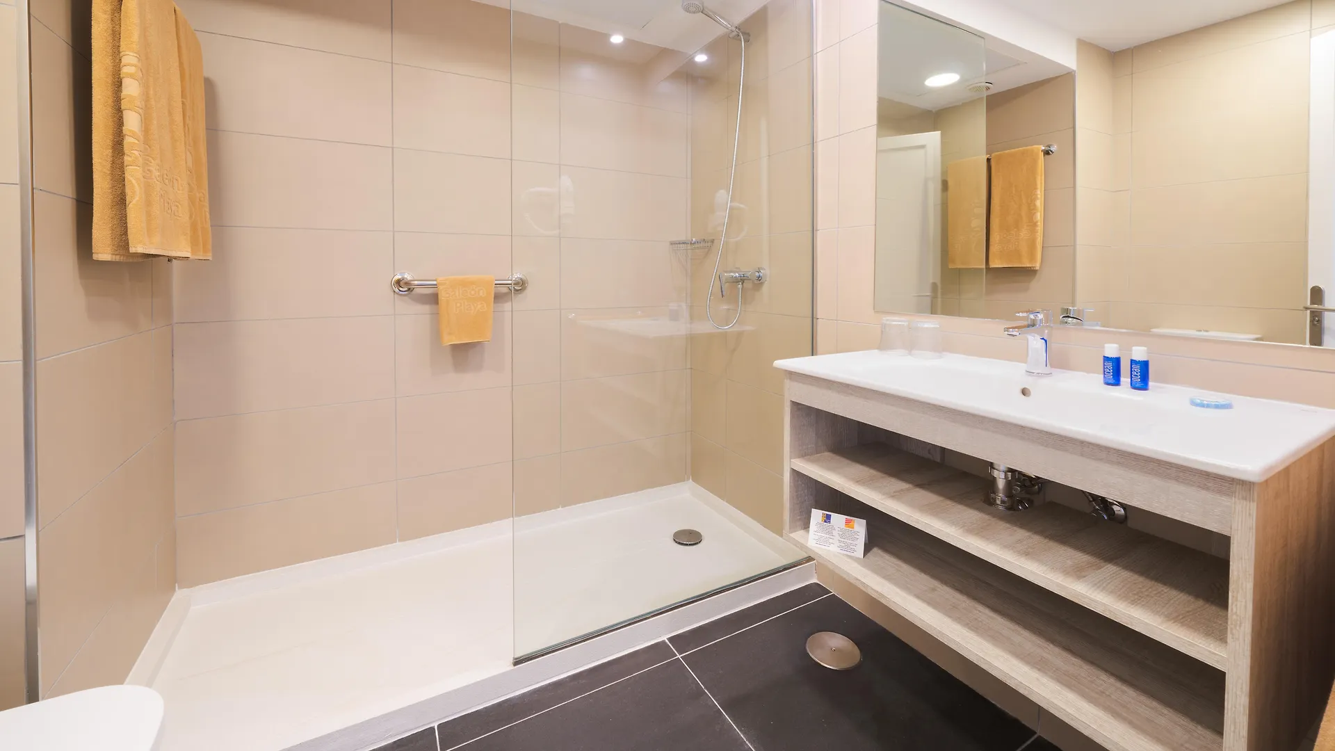 *** Aparthotel Apartamentos Galeon Playa Costa Teguise Spain