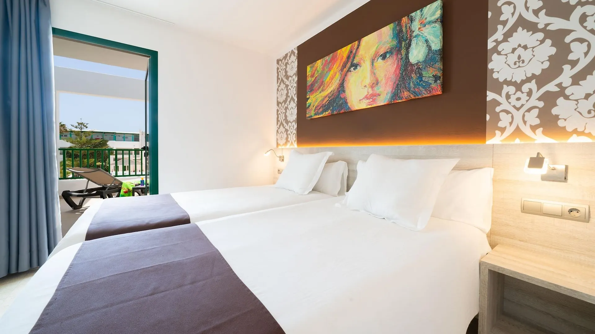 Apartamentos Galeon Playa Costa Teguise 3*,