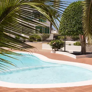 Conylanza Carmenes Apartment