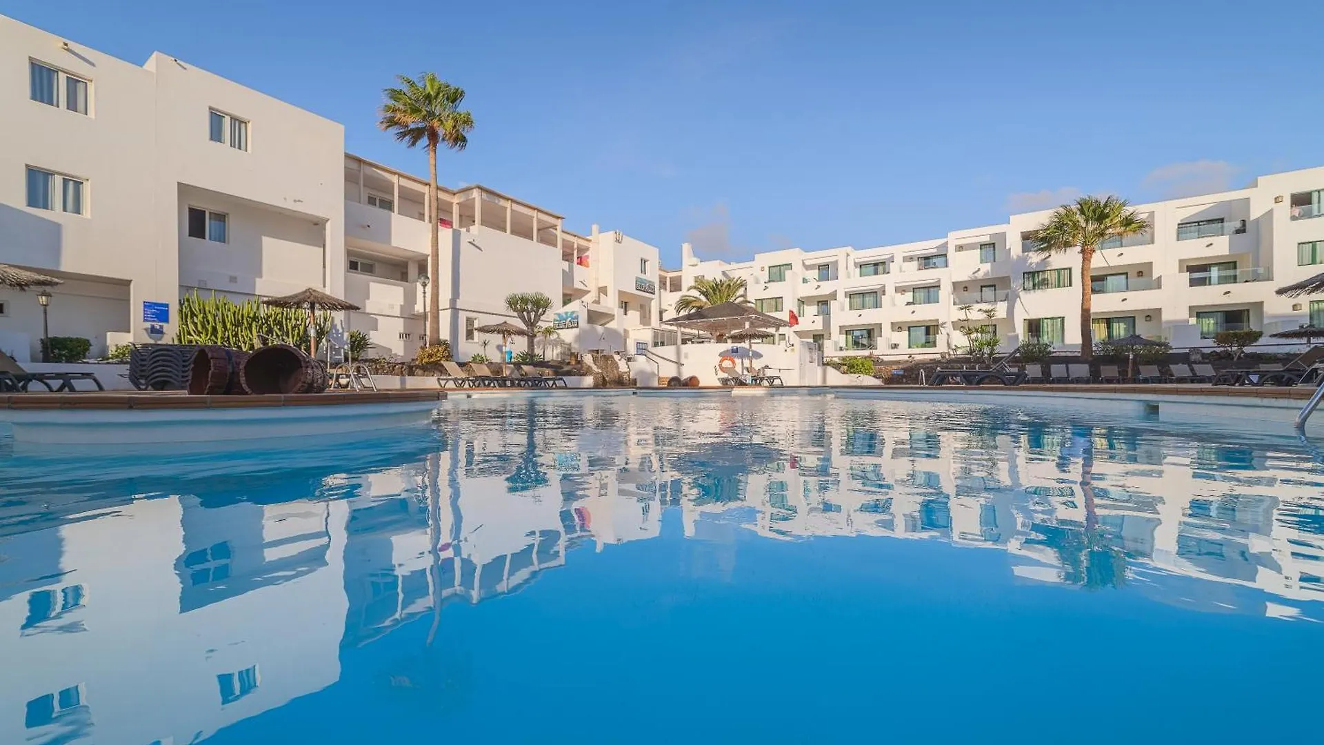 *** Aparthotel Apartamentos Galeon Playa Costa Teguise Spain