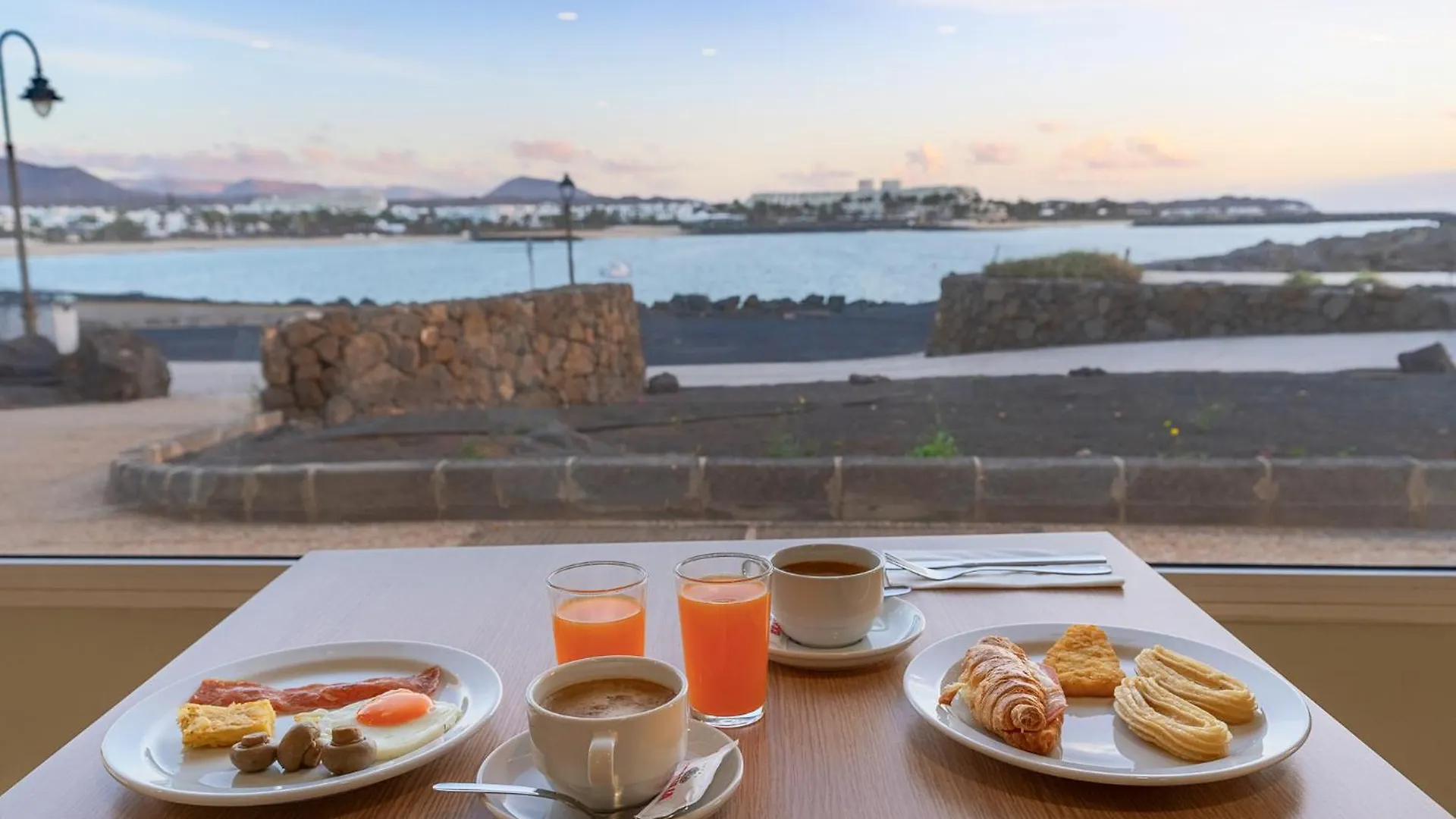 *** Aparthotel Apartamentos Galeon Playa Costa Teguise Spain