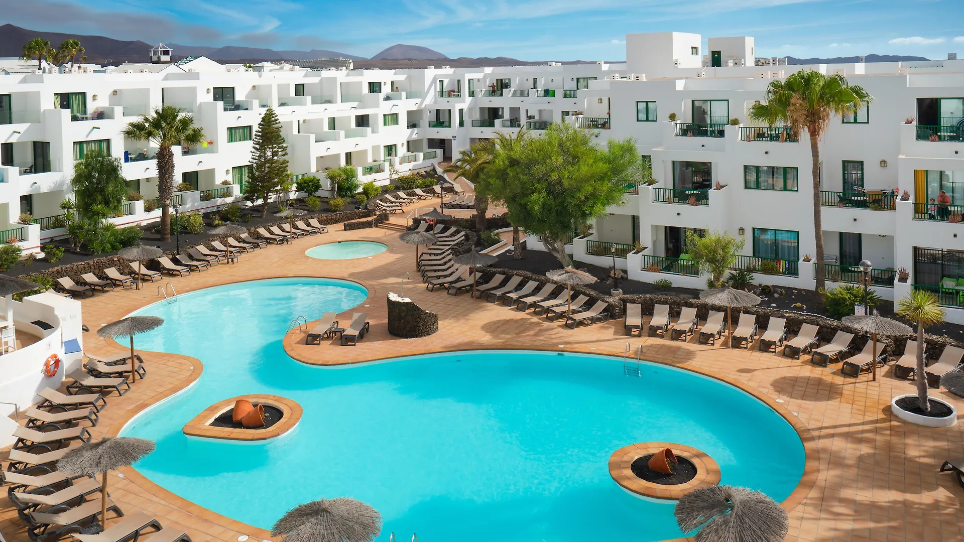 Apartamentos Galeon Playa Costa Teguise 3*,